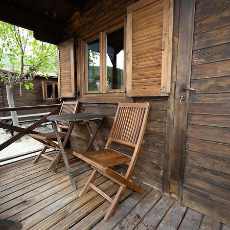 Cabanas Rurales - Las Taneas Yeste Bagian luar foto
