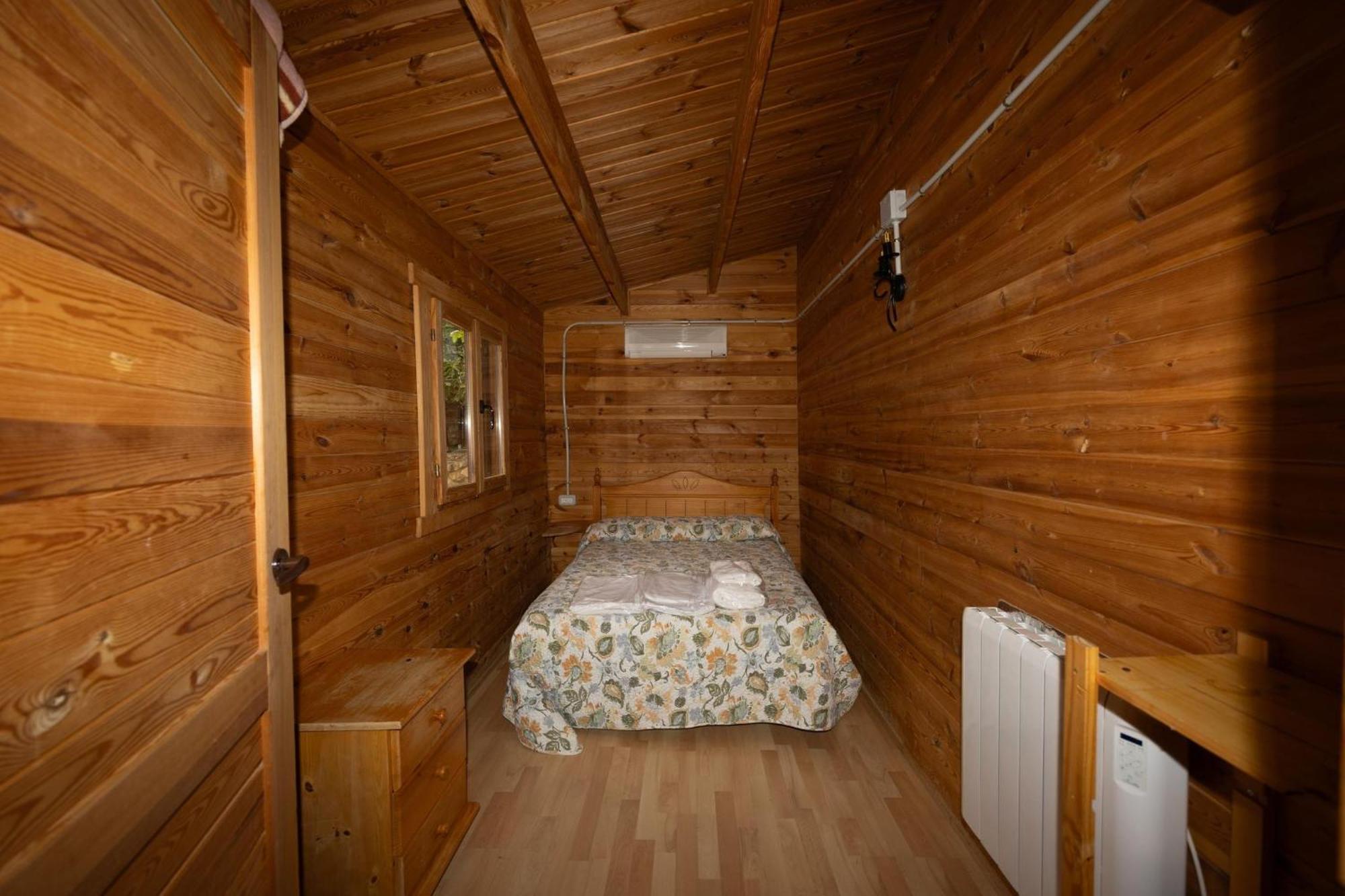 Cabanas Rurales - Las Taneas Yeste Bagian luar foto